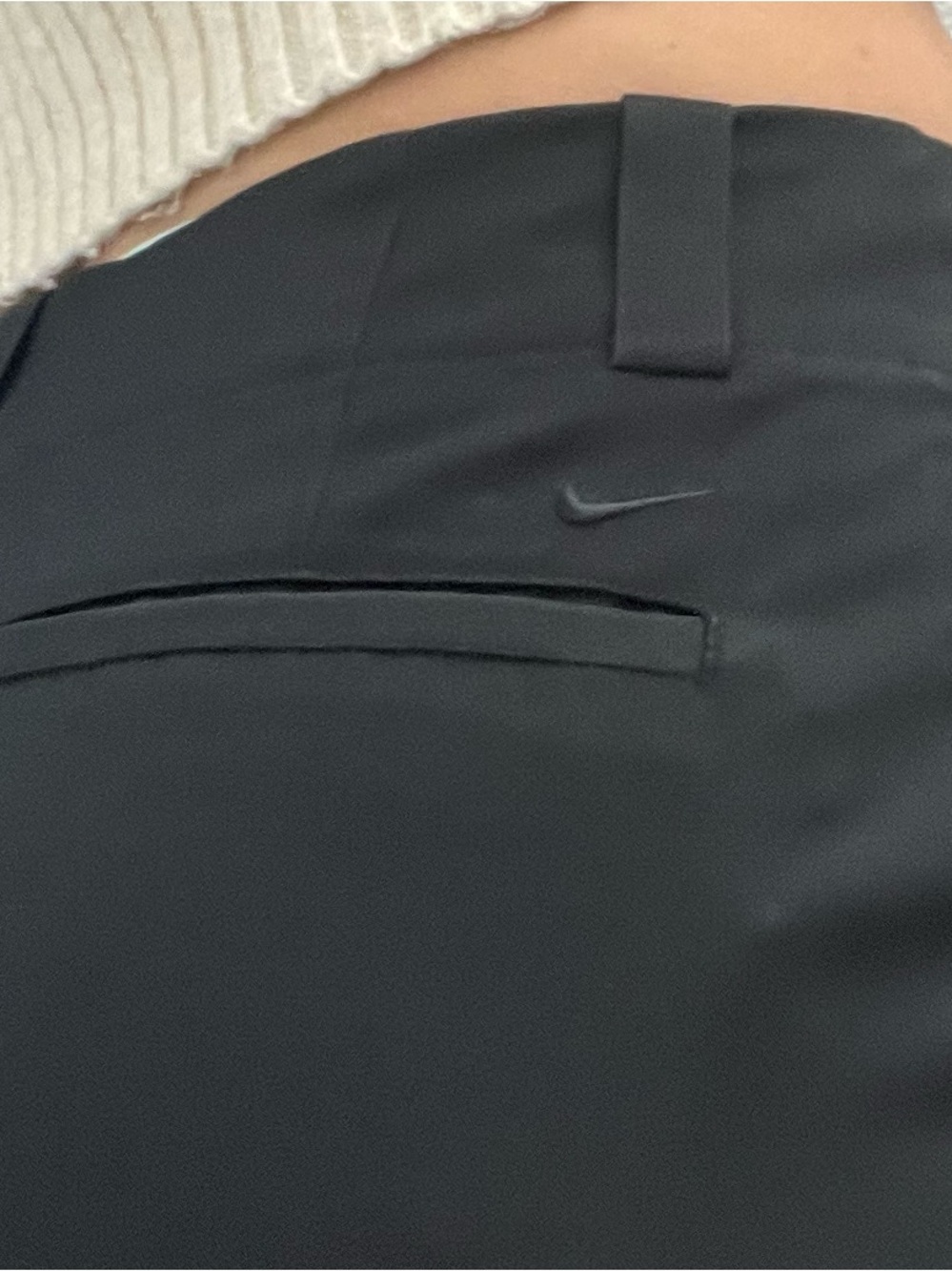 NIKE GOLF pants - Women's size 4 - Black w/ the cutest buttons!
